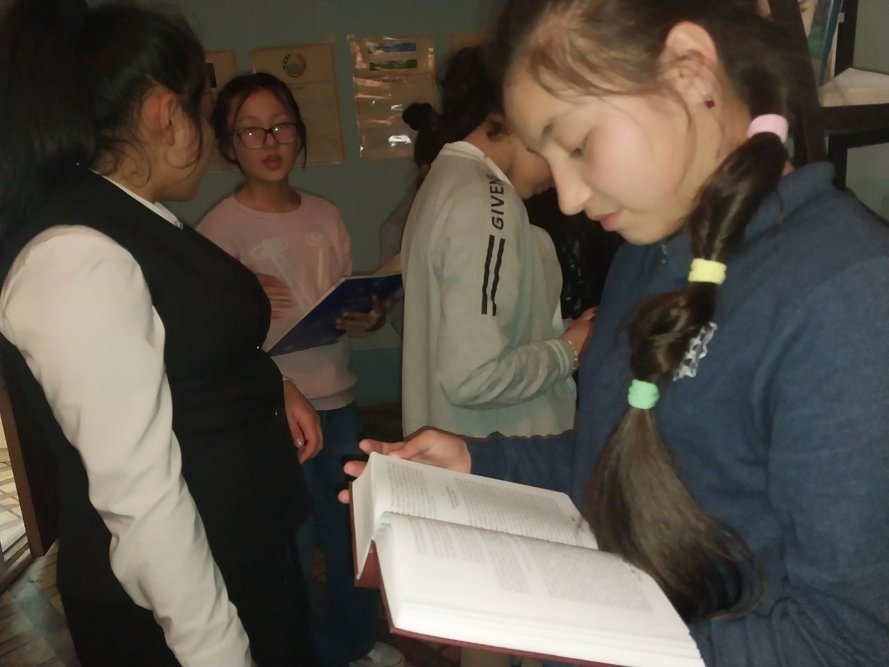 "Kutubxona nurxona" nomli sayohat tashkil qilindi.