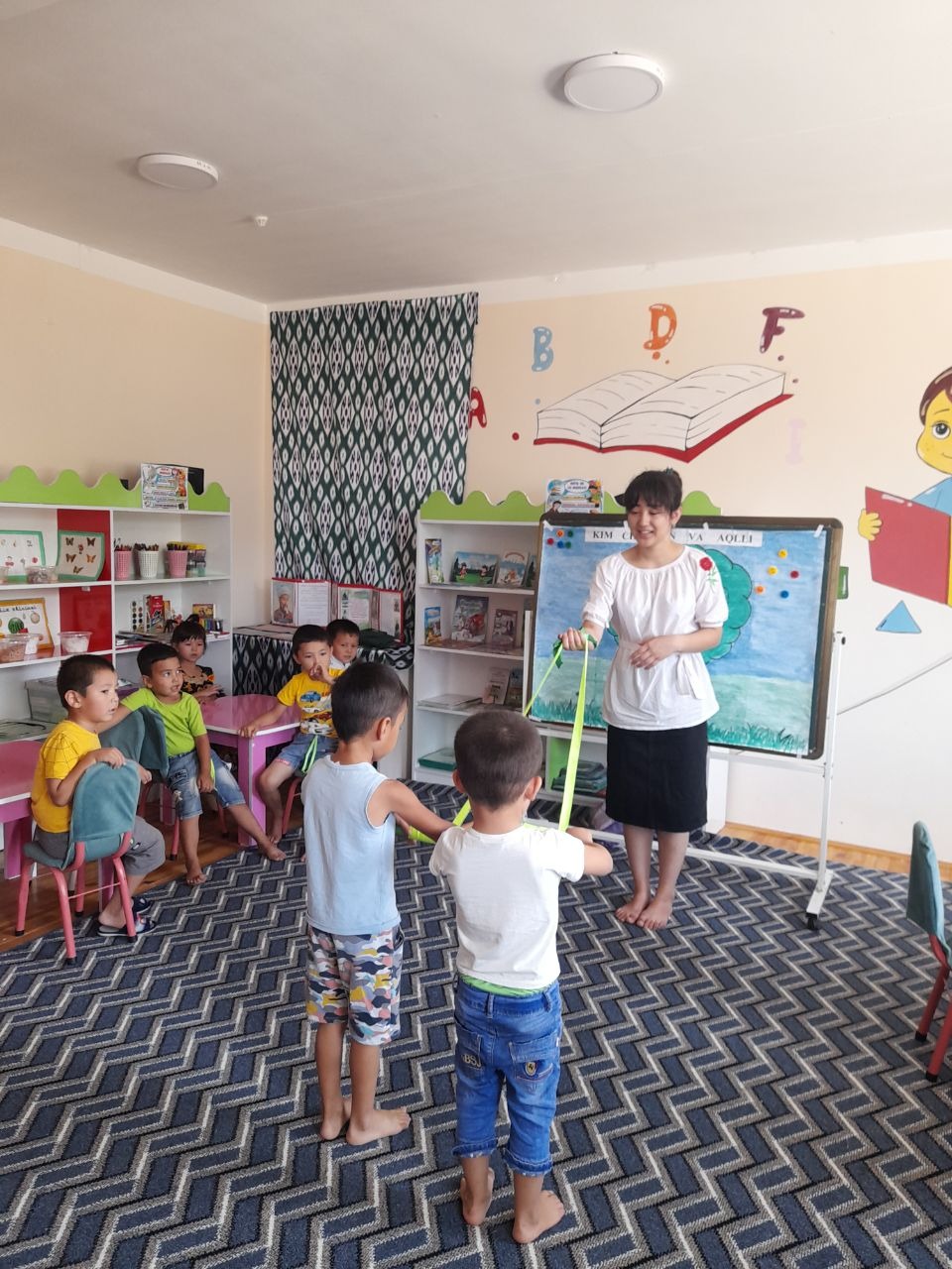 Rasmlarga qarab ertak aytamiz.