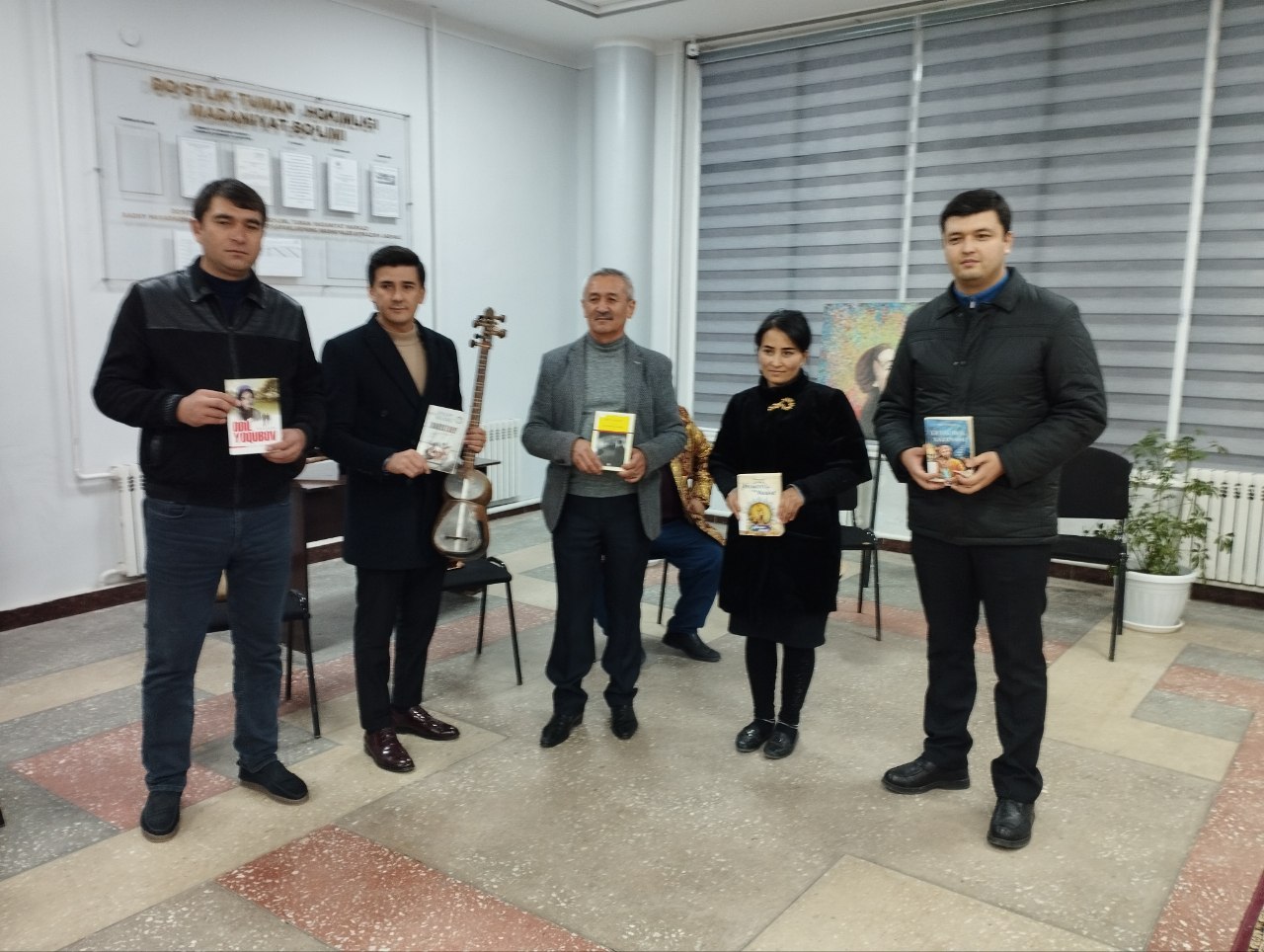 "Madaniyat karvoni" loyiha asosida tashkil etilgan kitoblar ko`rgazmasi.
