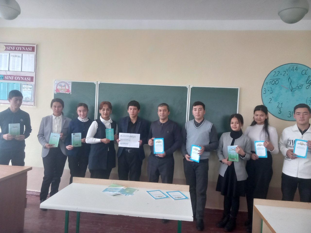 "Konstitutsiya-baxtimiz qomusi" nomli davra suhbati hamda adabiyotlar ko‘rgazmasi tashkil etildi