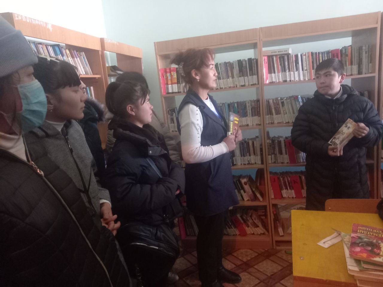 "Kutubxona xazinalar oroli" nomli sayohat tashkil etildi.