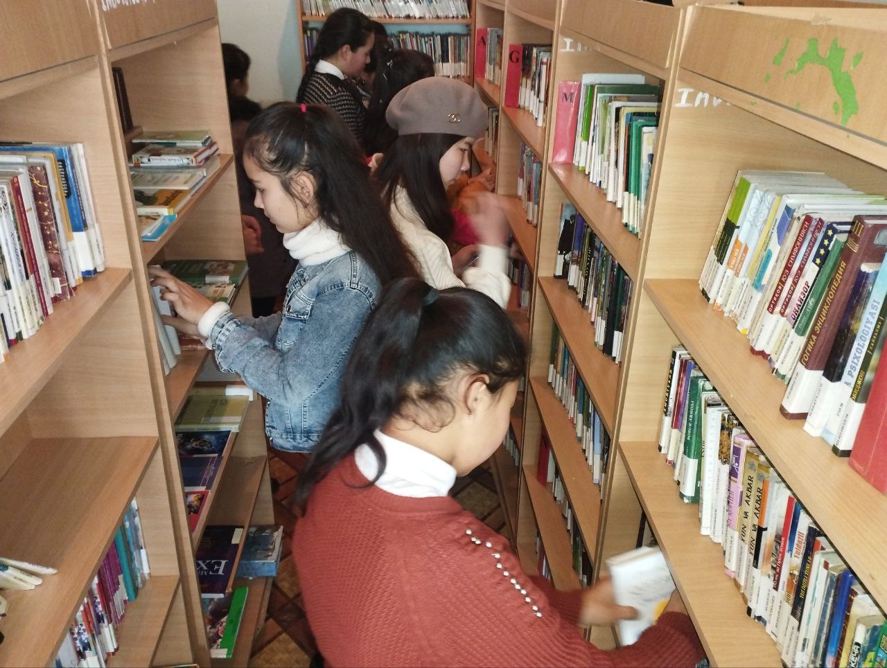 " Kutubxona Ziyo maskani " nomli sayoxat tashkil etildi.