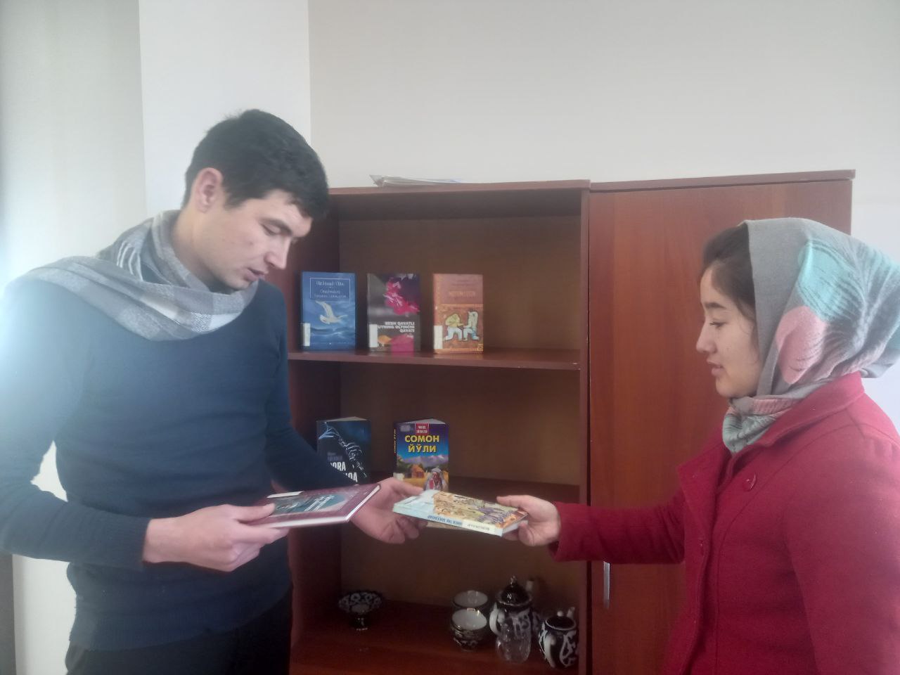 Ko`chma kutubxonadagi kitoblar almashtirildi va amaliy uslubiy yordam ko`rsatildi.