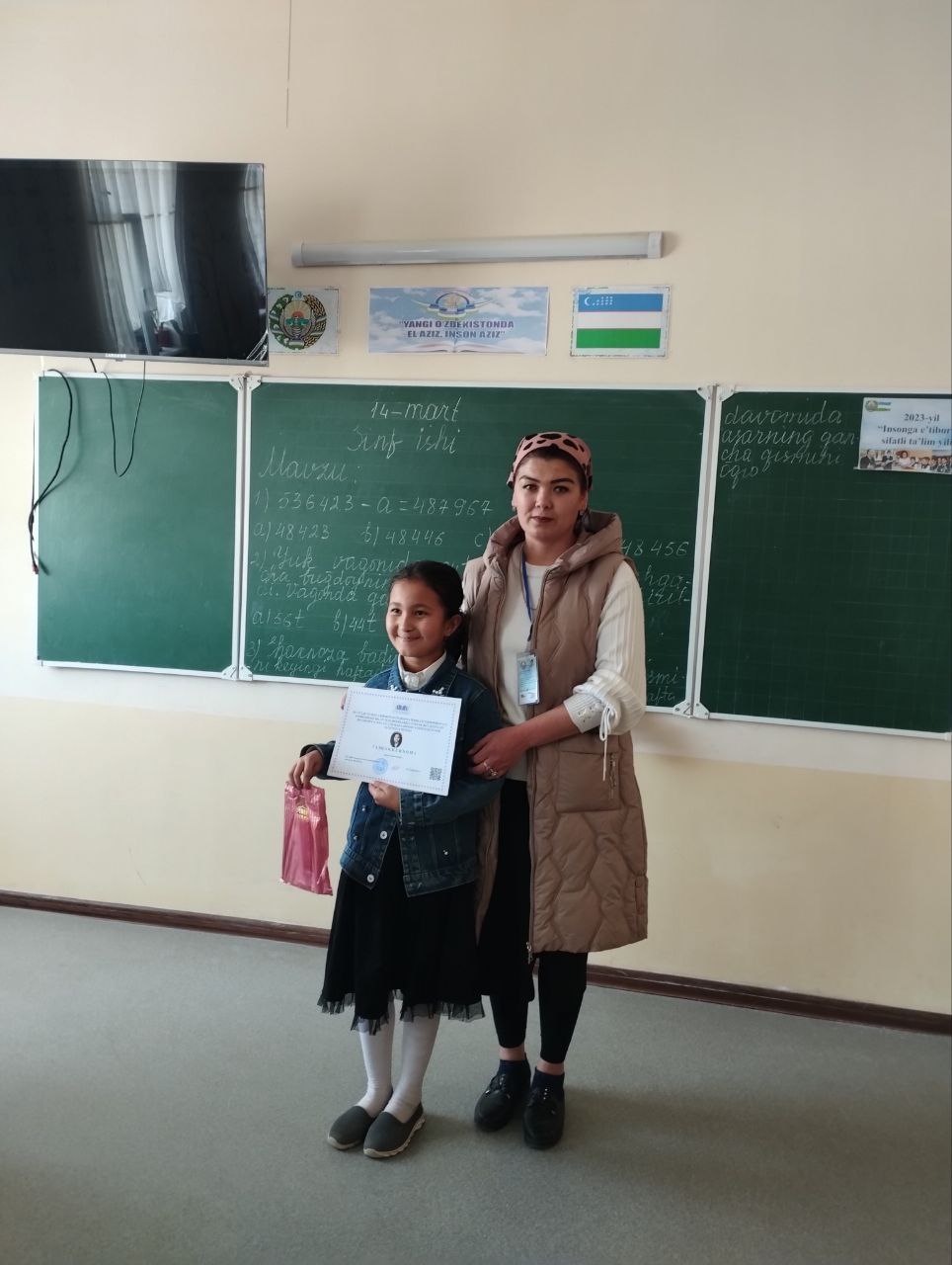 Yosh ijodkor o`quvchilar taqdirlandi.