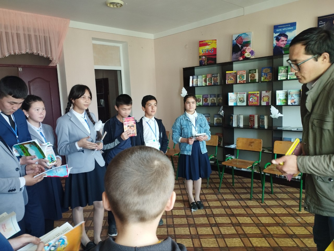 Yangi kelgan kitoblar ko`rgazmasi tashkil qilindi.