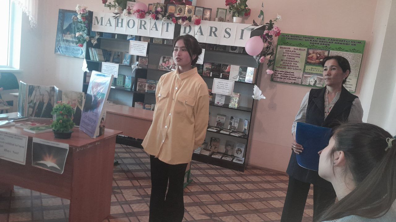 Kitobxon yoshlar ishtirokida davra suhbati tashkil qilindi.