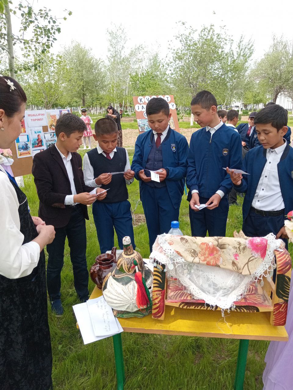 "Kitob shahriga sayohat" Kvest jamoaviy o`yini bo`lib o`tdi