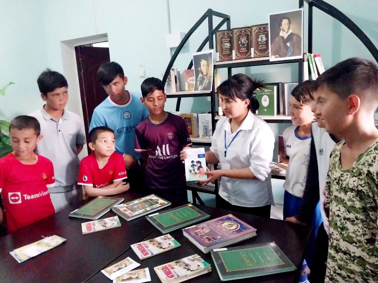 "Bir asar tarixi" shioiri ostida davra suhbati tashkil qilindi.