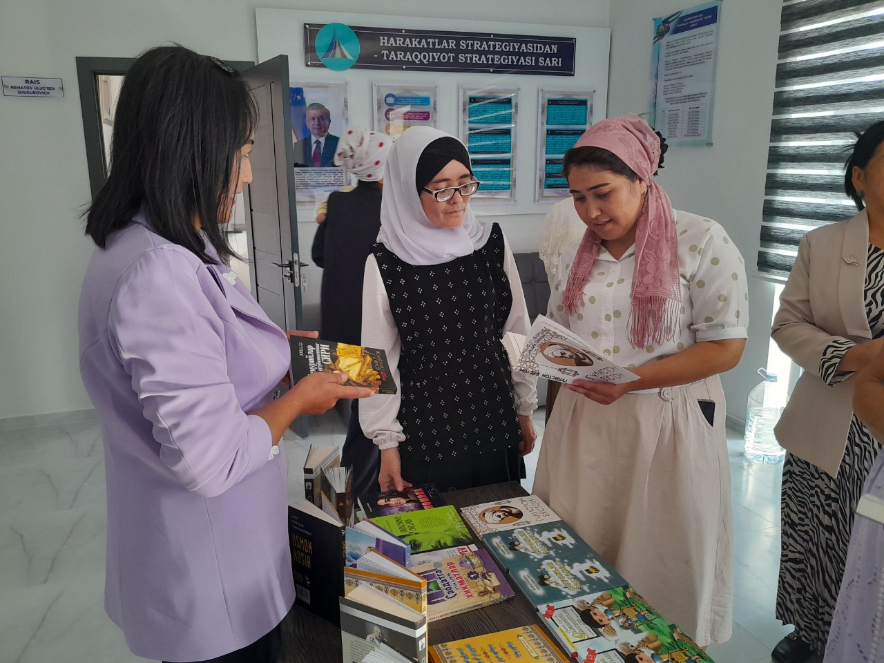 "Oqila onalar davrasi" nomli davra suhbati tashkil qilindi.