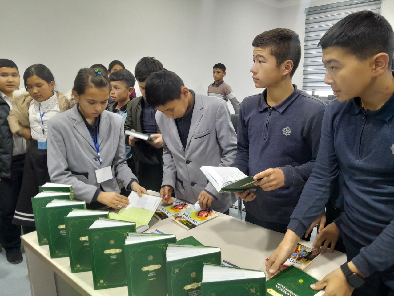 "Kitobsevar millat " shiori ostida davra suhbati tashkil qilindi.