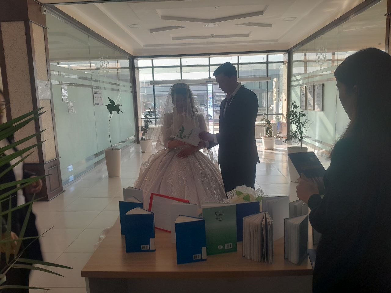 " Inson huquqlari va erkinliklari sohasida ta'lim va inovatsiyalar " nomli davra suhbati tashkil etildi.