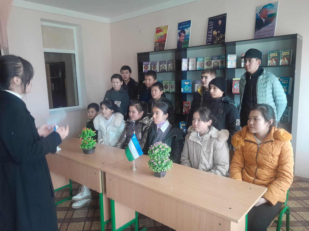 "Buyuklarga ehtirom " deb nomlangan davra suhbati tashkil qilindi.