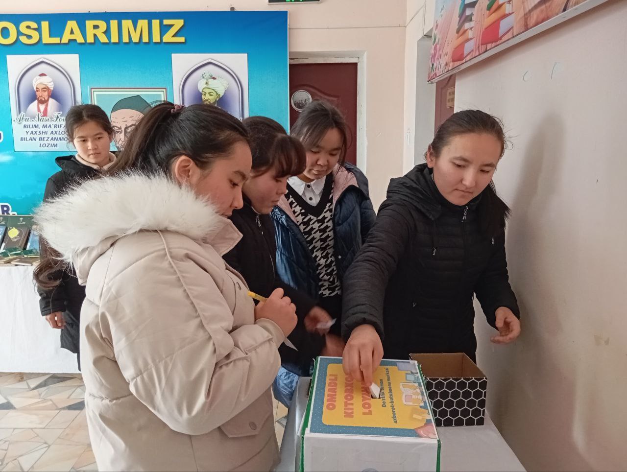 "Omadli kitobxon" loyihasi doirasida kitobxonlar soni kun sayin ortib bormoqda.