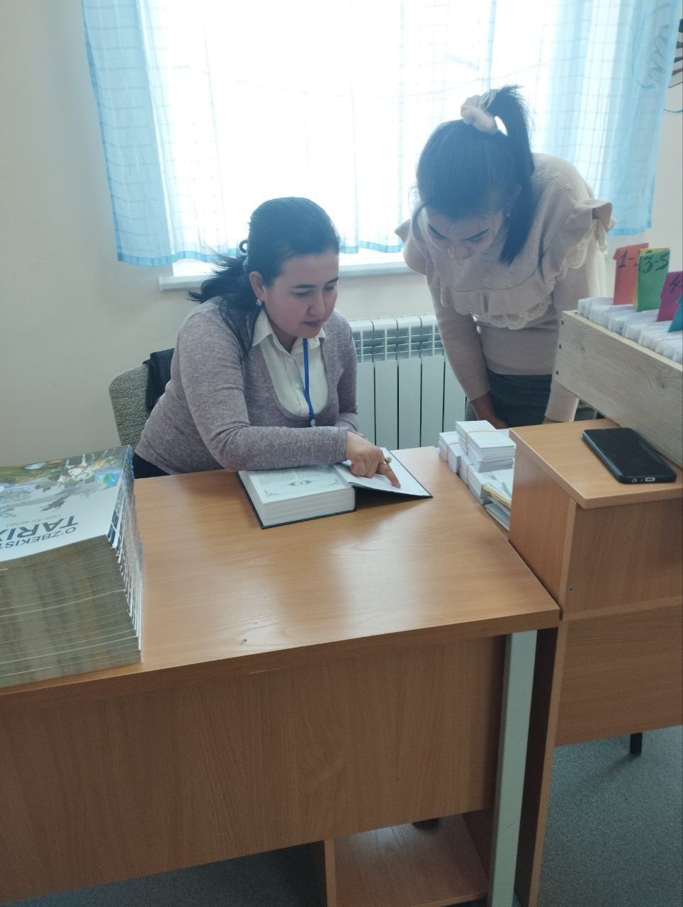 Maktab kutubxonachilariga amaliy-uslubiy yordam ko`rsatildi