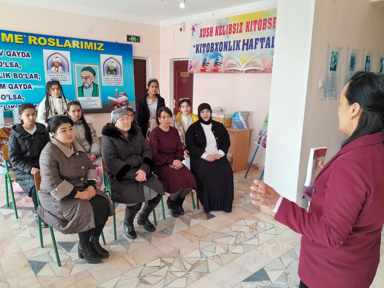 Kitobxon onalar ishtirokida " Kitob insonning eng yaqin do'sti" nomli davra suhbati tashkil etildi.