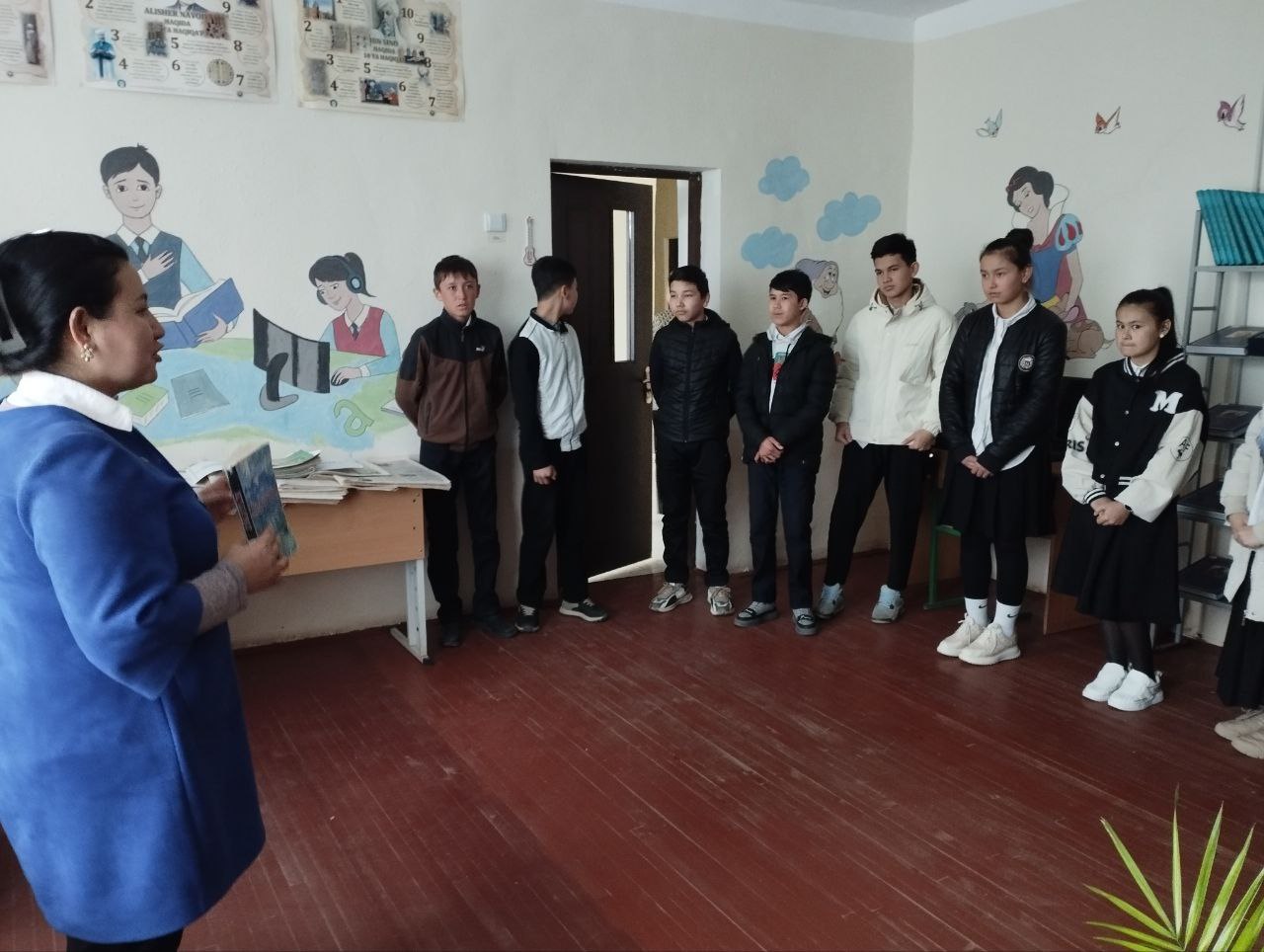 Kitobxonlar klubi a'zolari ishtirokida kitobxonlikni keng targ'ib qilish maqsadida Said Ahmadning "Jimjitlik" asari haqida davra suhbati tashkil qilindi.