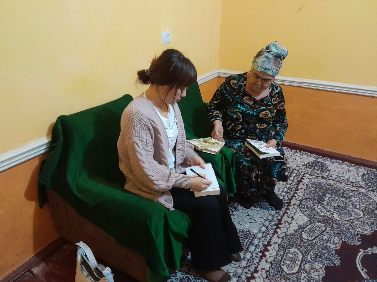 Mehr kutubxonasi doirasida imkoniyati cheklangan kitobxonlarga kutubxona xizmati ko`rsatildi