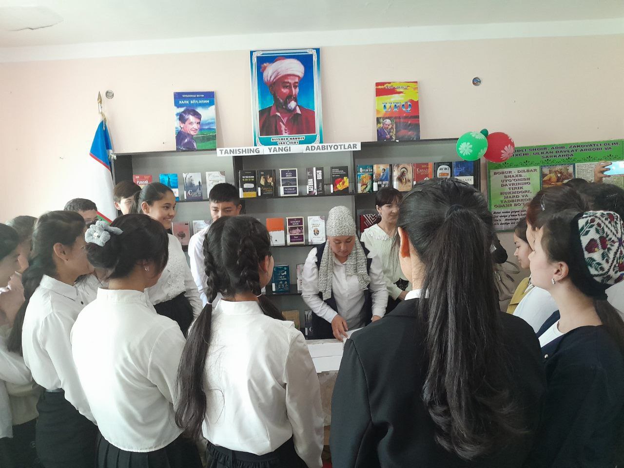 Kitobxonlik haftaligi dasturidan o'rin olgan "Adabiyot bilimdoni"nomli viktorina o'yini bo'lib o'tdi.