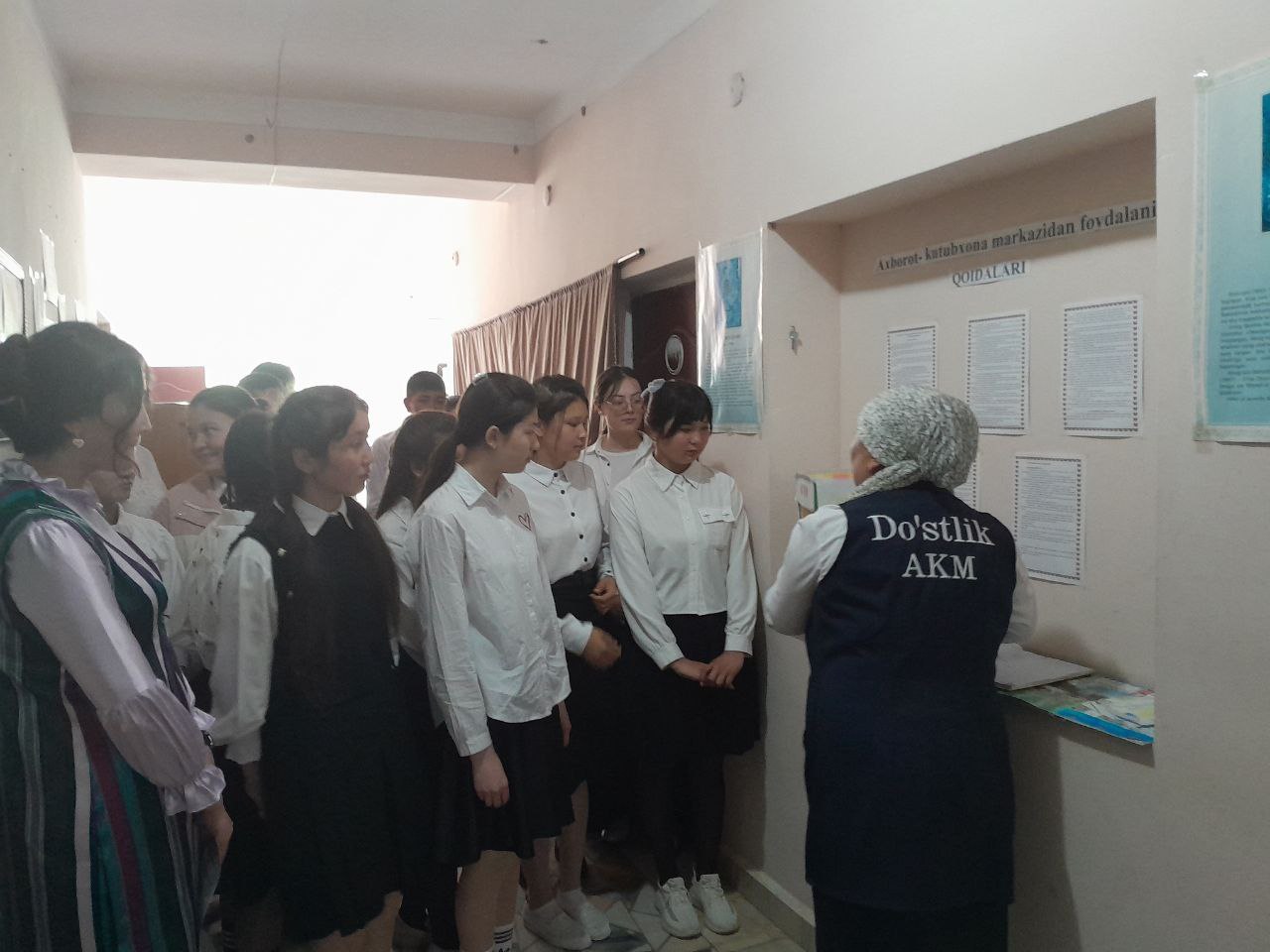 Kitobxonlik haftaligi dasturidan o'rin olgan "Ma'nan yetuk kitoblarni o'qing!" nomli sayohat tashkil etildi.