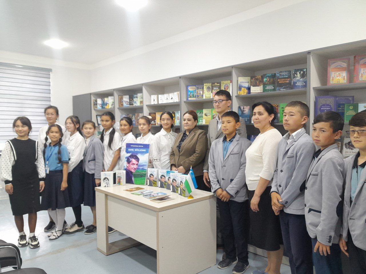 Ixtisoslashtirilgan maktabning eng faol kitobsevar  o'quvchilari ishtirokida  "Ulug'imsan Vatanim" nomli she'riyat kechasi tashkil qilindi.