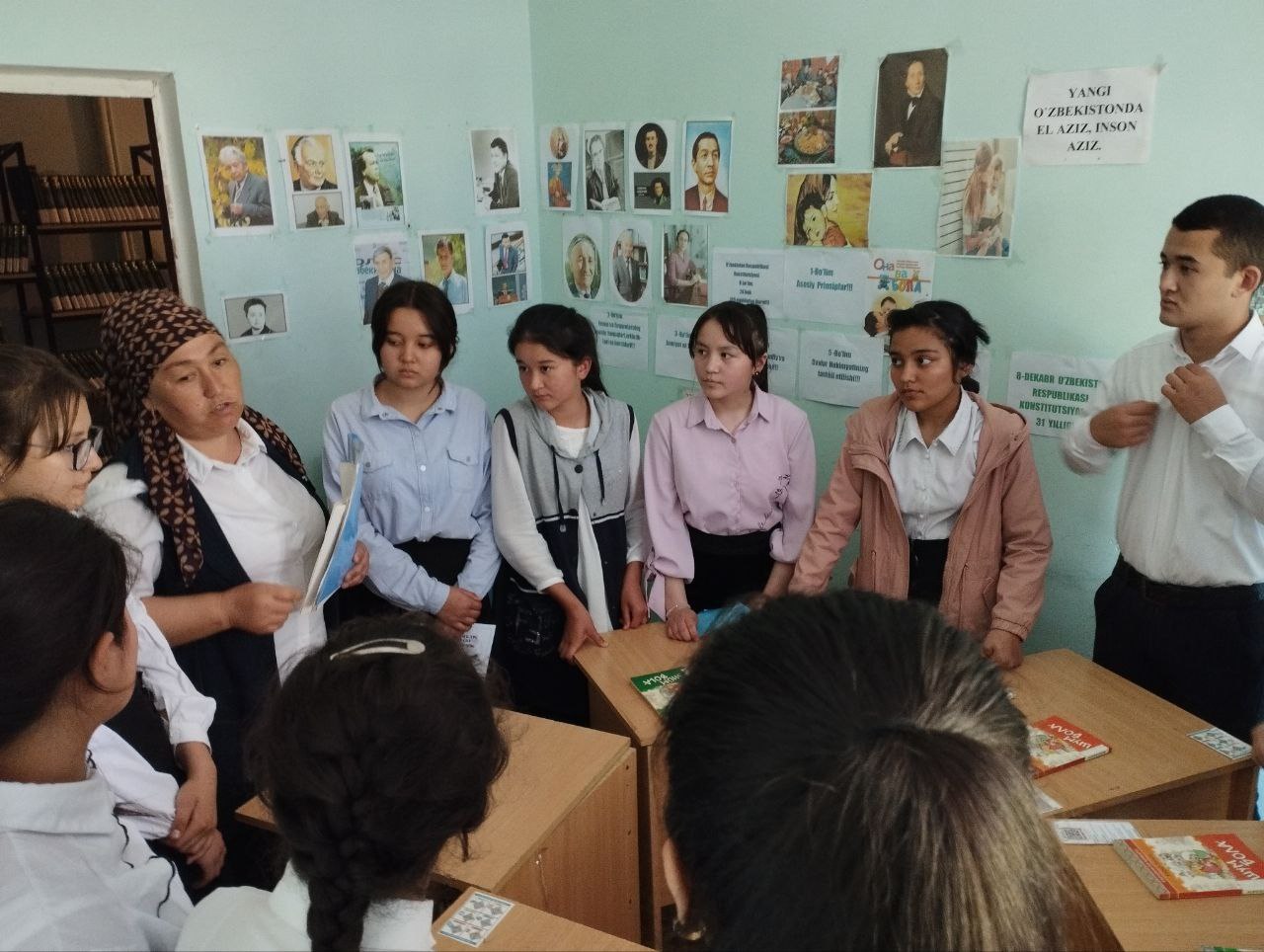 Faol kitobxon o'quvchilar  ishtirokida "Qadim o'zbek xalqimsan" deb nomlangan  davra  suhbati tashkil qilindi.