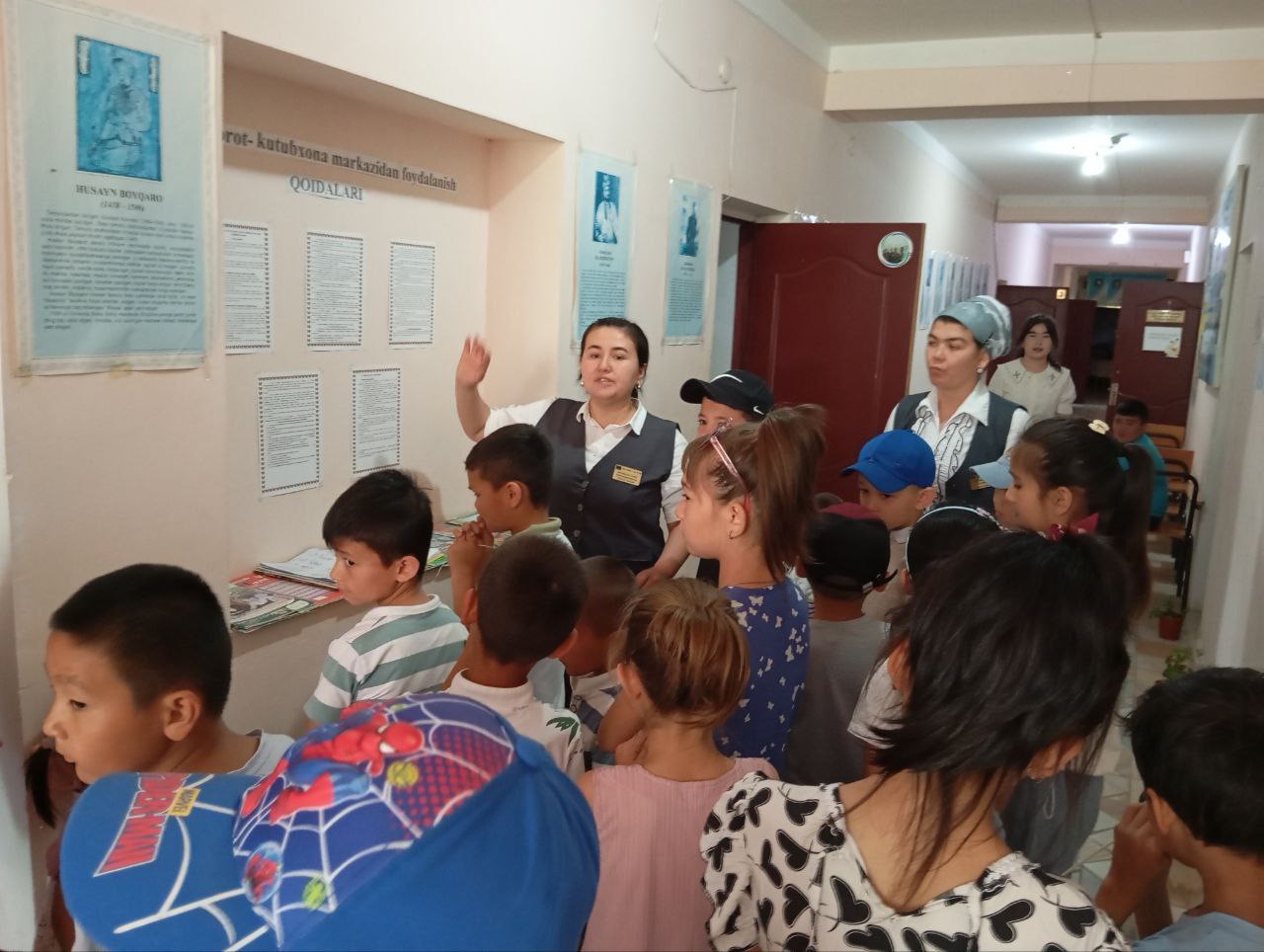 Kitobxon bolalar ishtirokida "Kutubxona nurxona" nomi ostida sayohat tashkil qilindi.