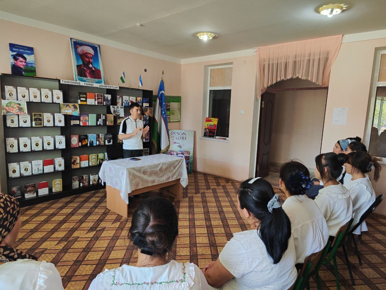 Axborot-kutubxona faoliyati rivojlantirish, kitobxonlarni kutubxonaga va kitob o`qishga jalb qilish borasida AKM xodimalari ishtirokida seminar tashkil qilindi