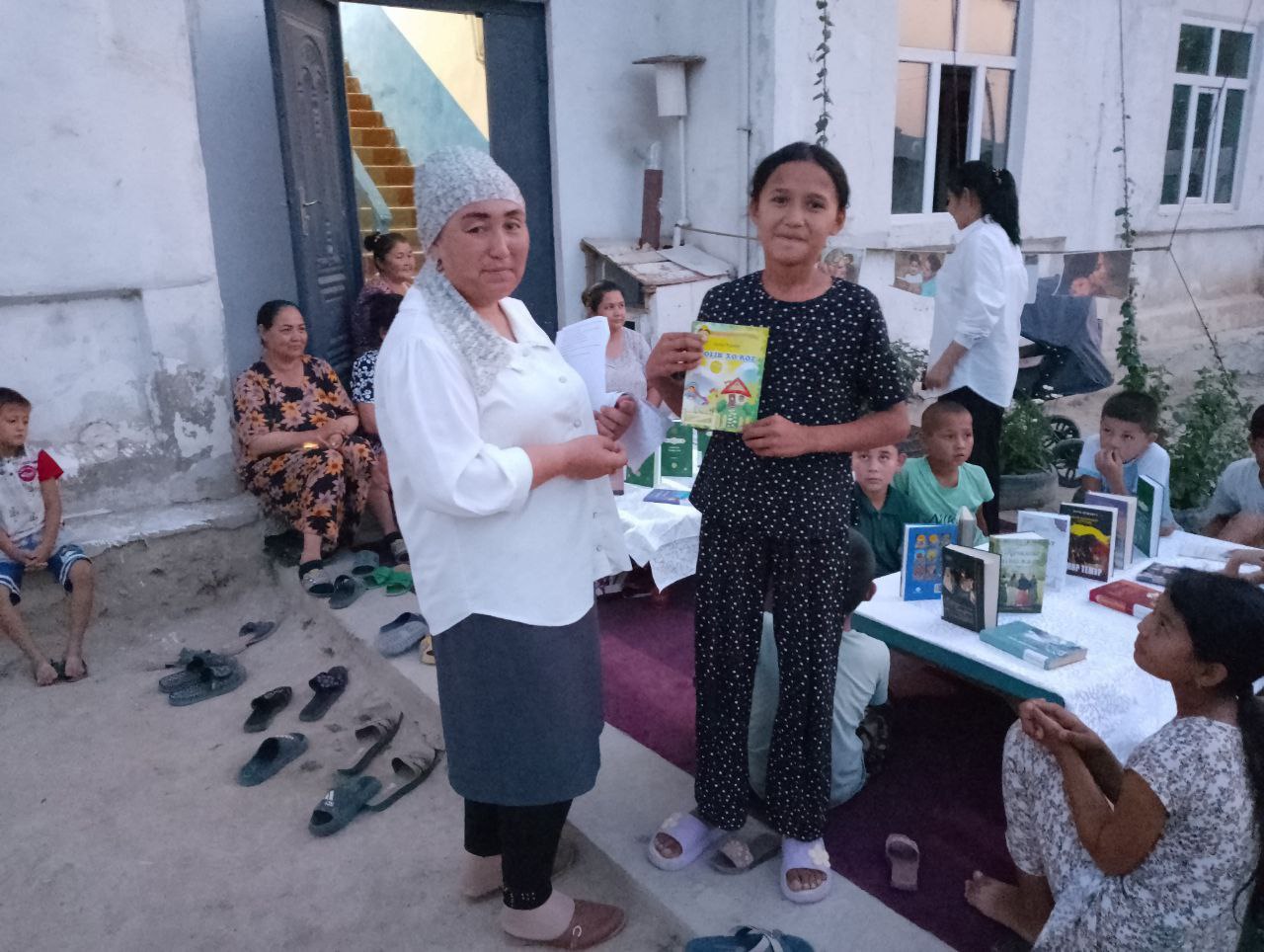 "Yozgi mutolaa zavqi" nomli onalar va farzandlar o'rtasida qiziqarli zakovat o'yini  tashkil qilindi.