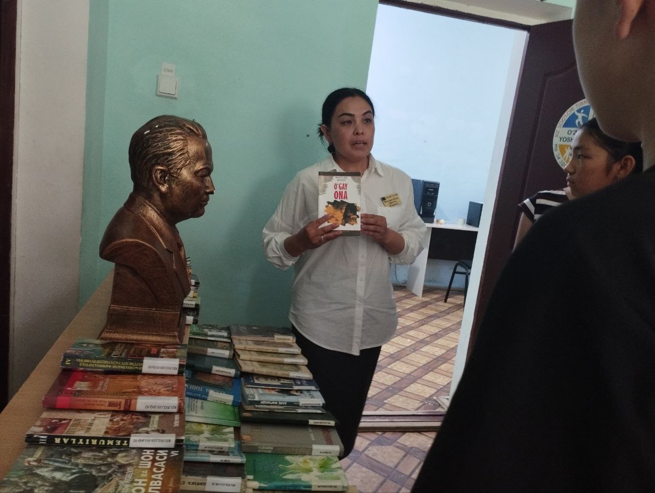 Kitobxon oʻquvchilar uchun turk yozuvchisi Ahmad Lutfiy Qozonchining Oʻgay ona asari taqdimot qilindi