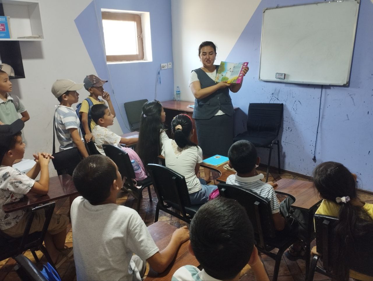 Kitobxonlar klubi a'zolari va faol kitobxonlar ishtirokida "Kitob ma'rifat o‘chog‘i " nomli davra suhbati tashkil qilindi.