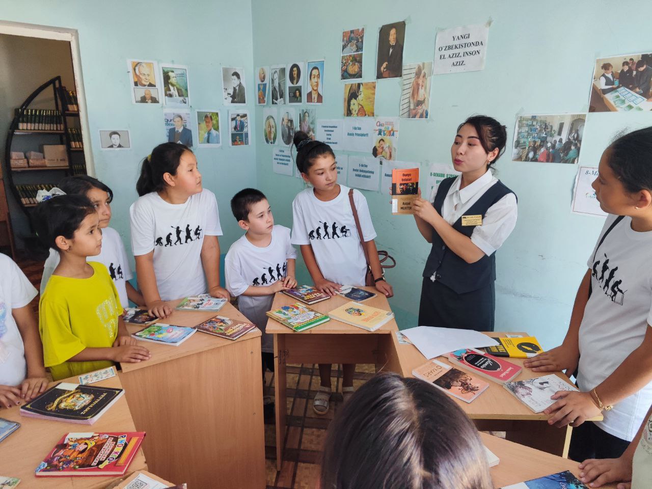 "Kitobsiz uy – quyoshsiz kun" shiori ostida faol kitobxonlar ishtirokida davra suhbati tashkil etildi.