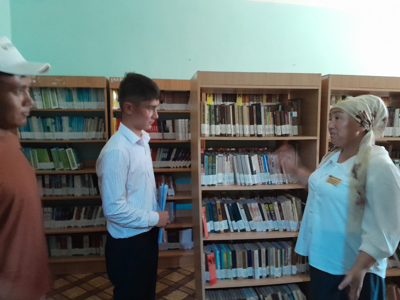 Faol kitobxonlar ishtirokida " Kitoblar olamida " nomli sayohat tashkil etildi.