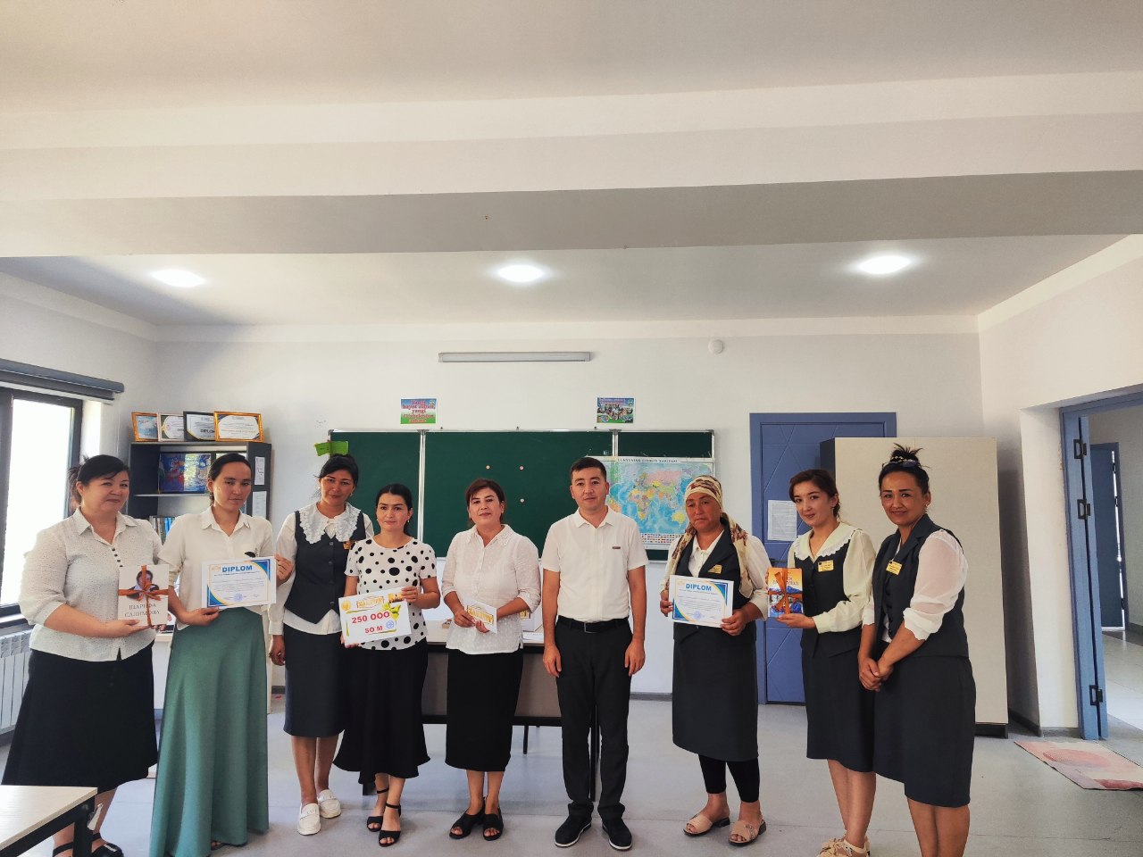 Tuman axborot-kutubxona markazlari hamkorligida  "Zakovat" intellektual o'yini tashkil qilindi.