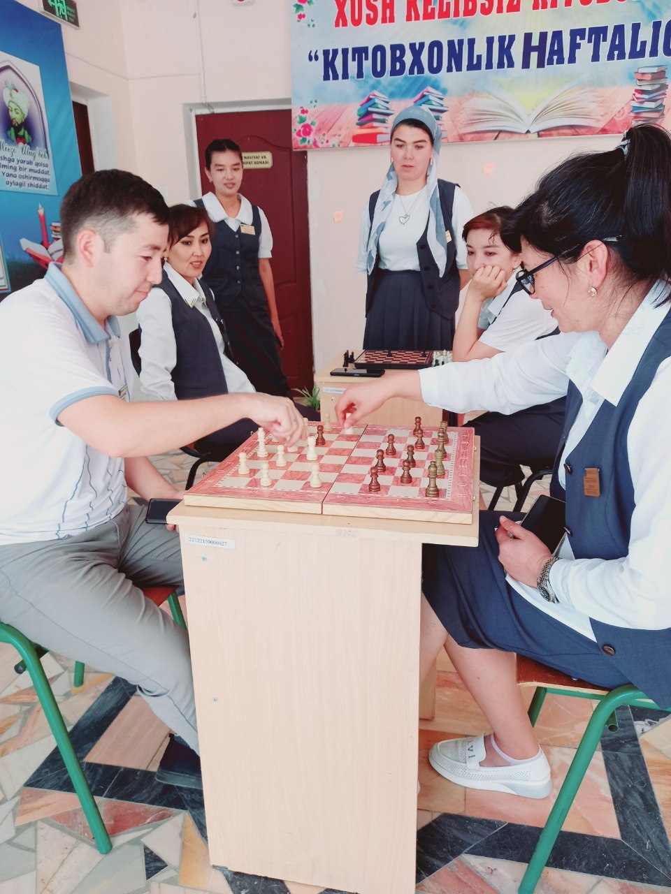 Do`stlik tuman axborot kutubxona markzari xodimalari o`rtasida shaxmat-shashka musobaqasi bo`lib o`tdi.