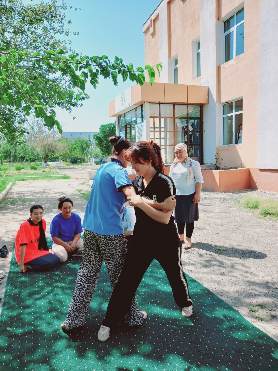 Men sog`lom turmush tarafdoriman shiori ostida navbatdagi sport musobaqalari tashkil qilindi.