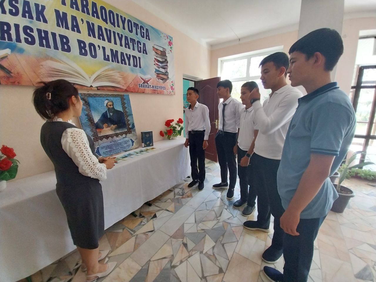 Ahmad al-Beruniyning 1051 yilligi munosabati bilan "Jahon sivilizatsiyasining ulkan asoschisi"shiori ostida "Xorazmlik qomusiy alloma" nomli davra suhbati tashkil qilindi.