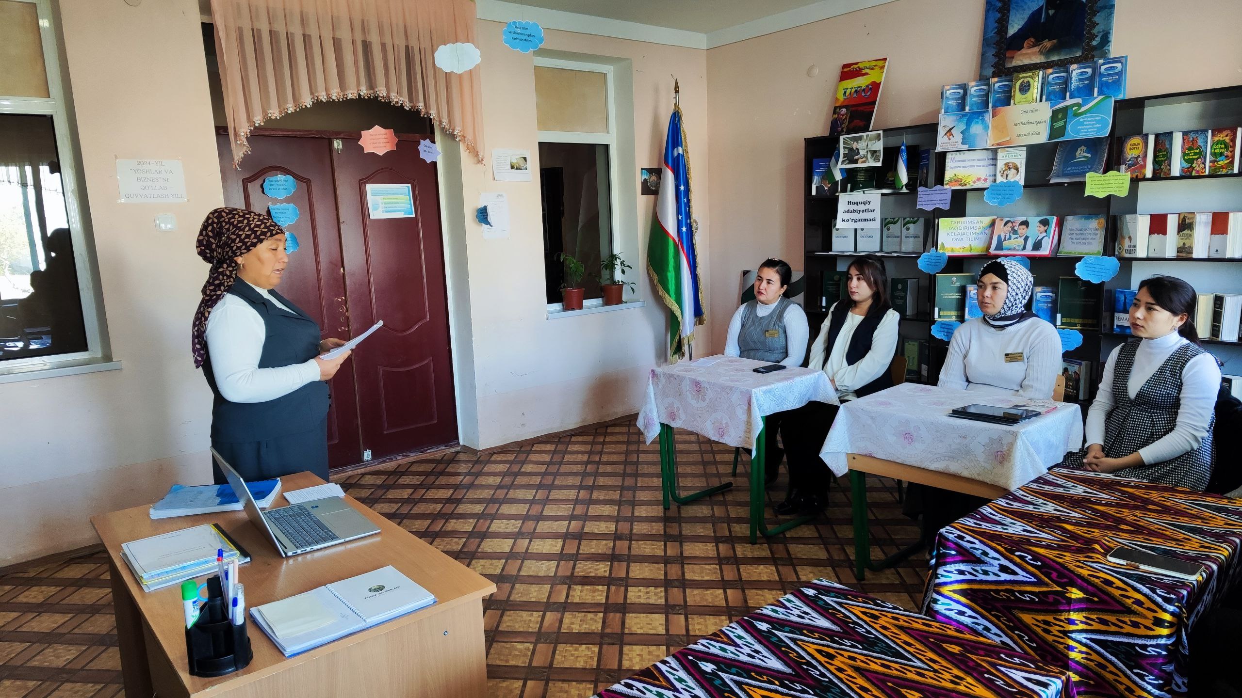 "Axbrot kutubxona markazidan foydalanish qoidalari" mavzusida amaliy seminar tashkil qilindi.