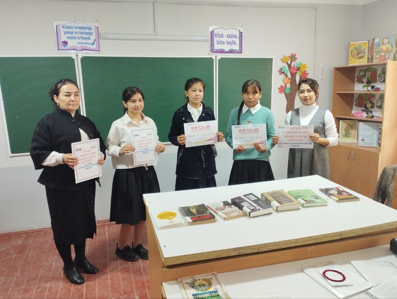 "Bir kitobda-ming tafakkur" nomi ostida 18-umumiy o‘rta ta‘lim maktabining 8-sinf o‘quvchilari ishtirokida davra suhbati tashkil qilindi.