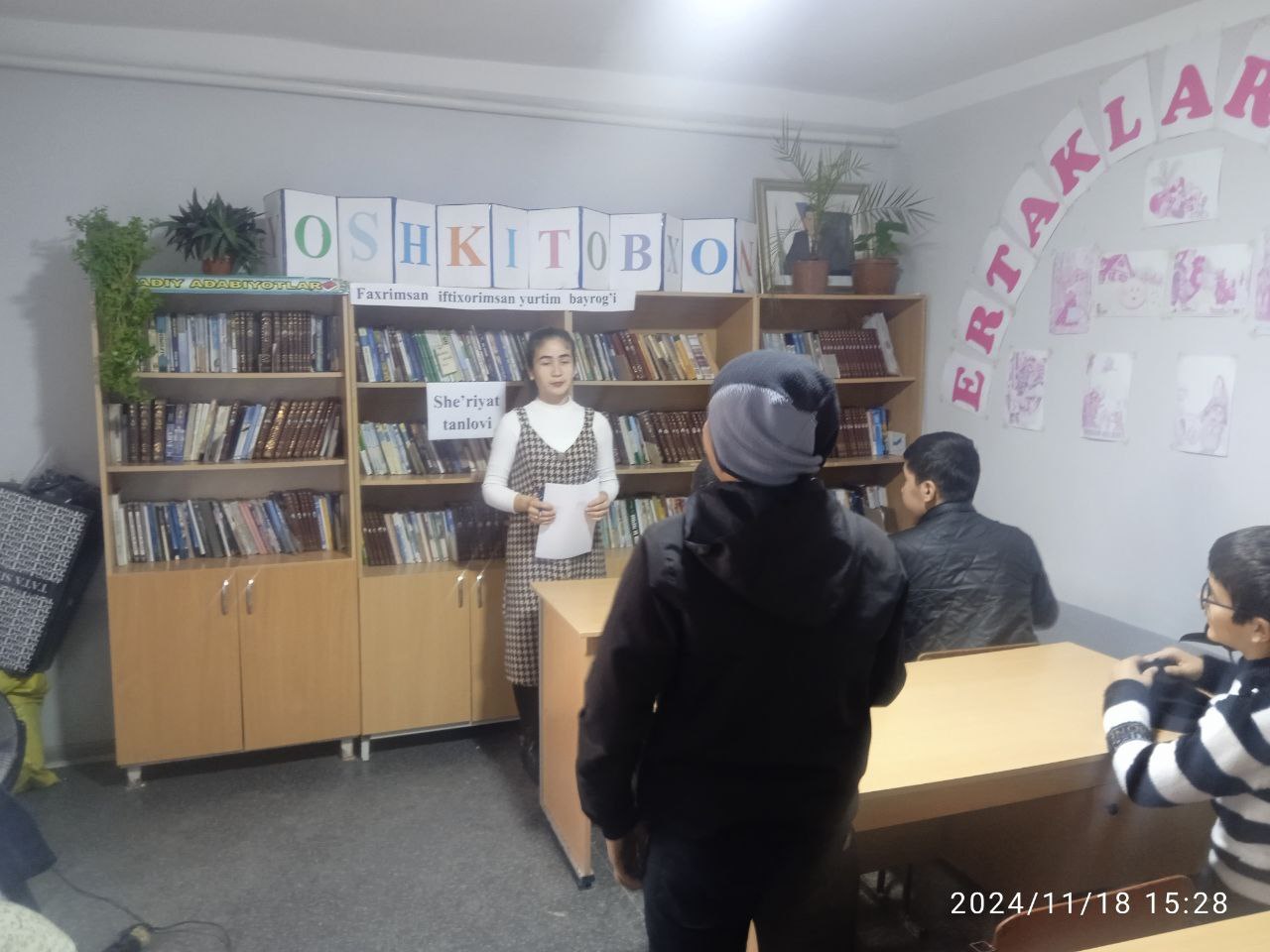 "Faxrimsan iftixorimsan yurtim bayrogʻi" shiori ostida she'rlar tanlovi boʻlib oʻtdi.