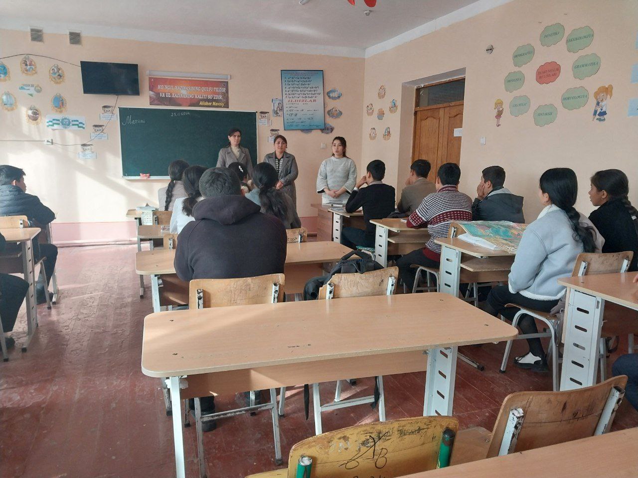 "Bir adib haqida suhbat"shiori ostida  davra suhbati tashkil qilindi.