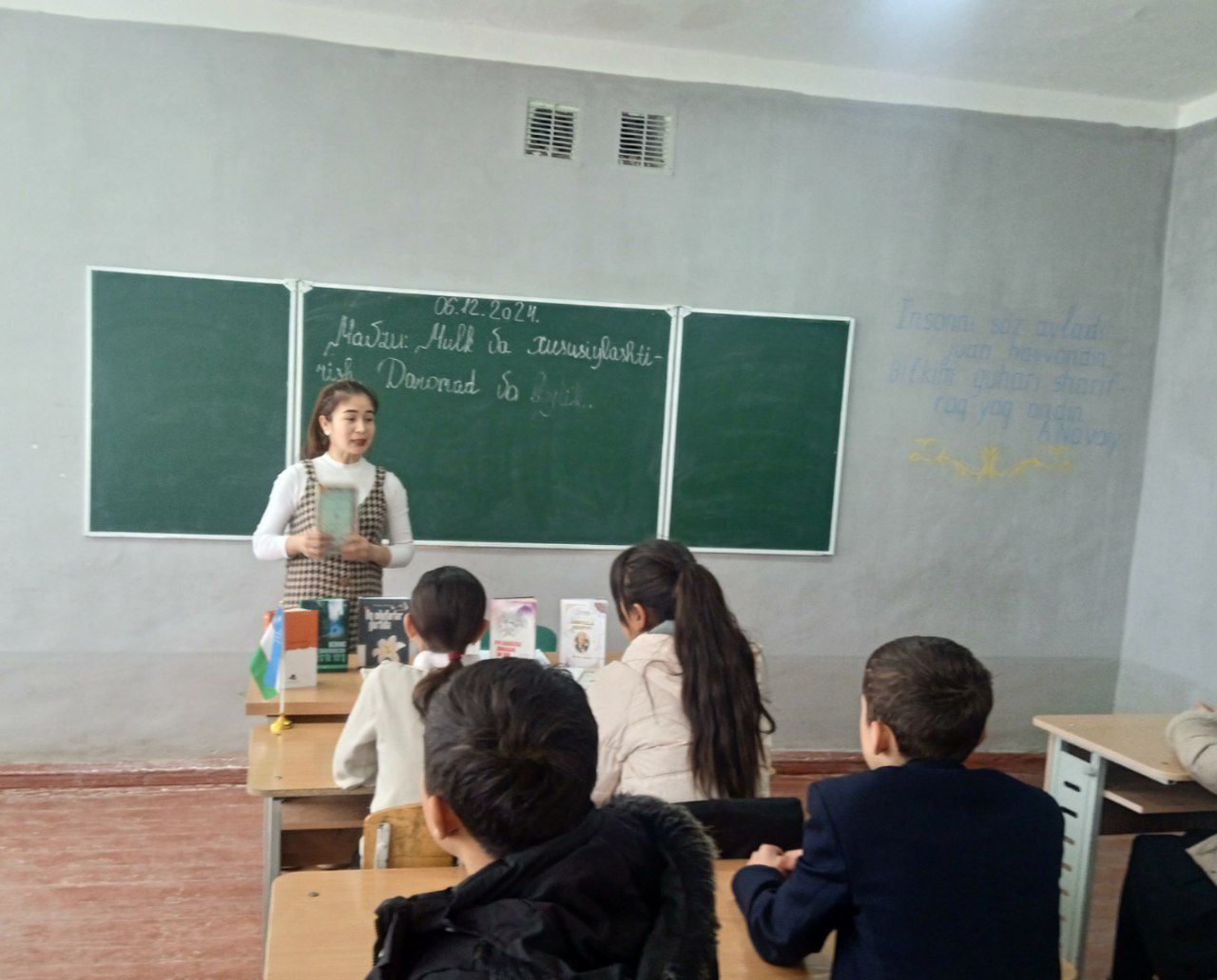 Bir asar tarixi shiori ostida "Qissasi Rabgʻuziy asari" asosida davra suhbati hamda yangi adabiyotlar koʻrgazmasi tashkil qilindi.