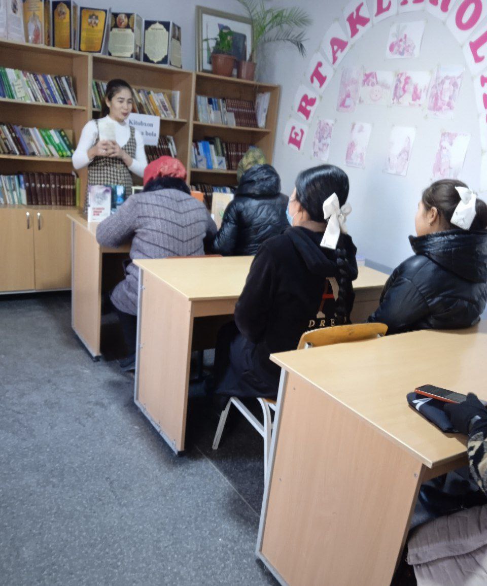 "Kitobxon ona - farzand kamoli" shiori ostida davra suhbati tashkil etildi.