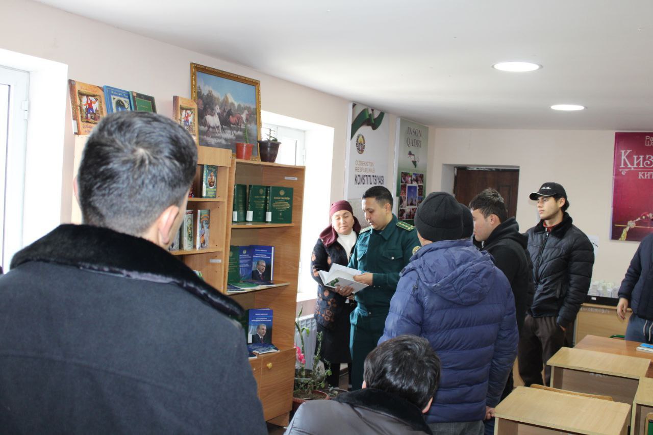 "Kutubxona ma'naviyat maskani" deb nomlangan sayohat tashkil qilindi.