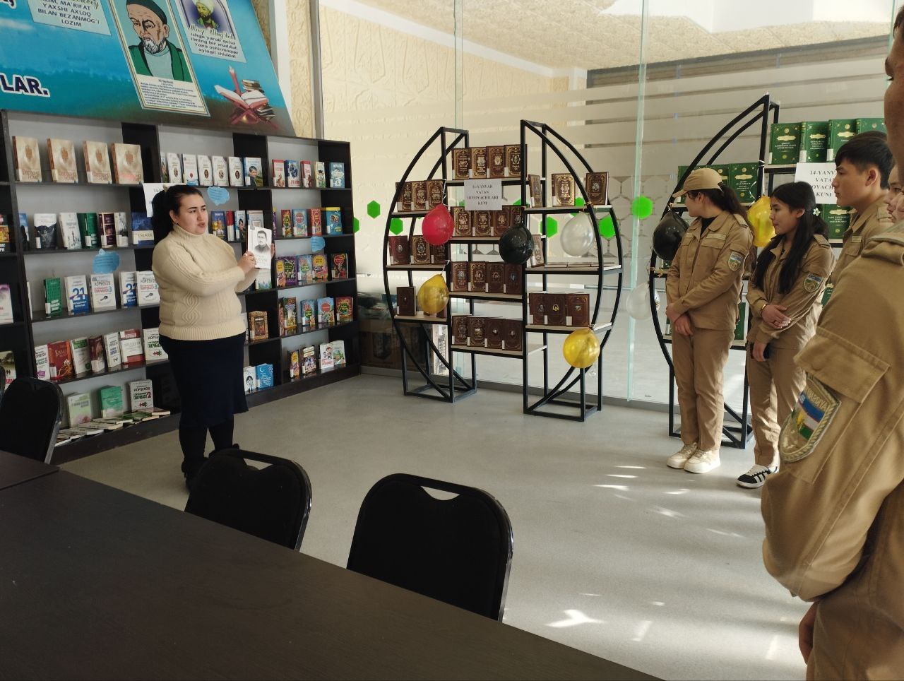 ,,Kitoblardan taralar ilm ziyosi" shiori ostida davra suhbati tashkil qilindi