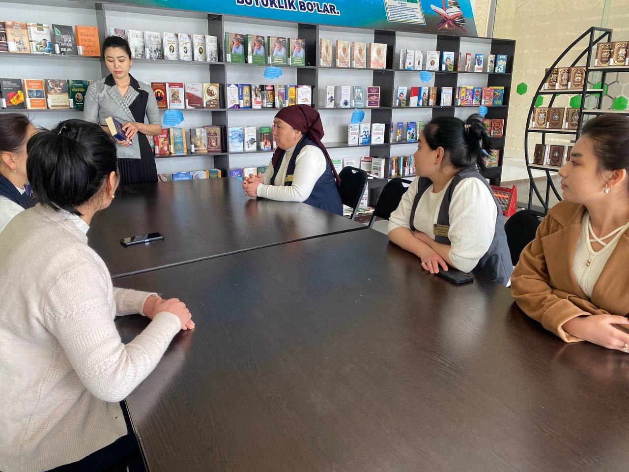 "Kutubxona gurungi" loyihasi doirasida AKM xodimlari va kitobxonlar ishtirokida navbatdagi gurung tashkil qilindi.