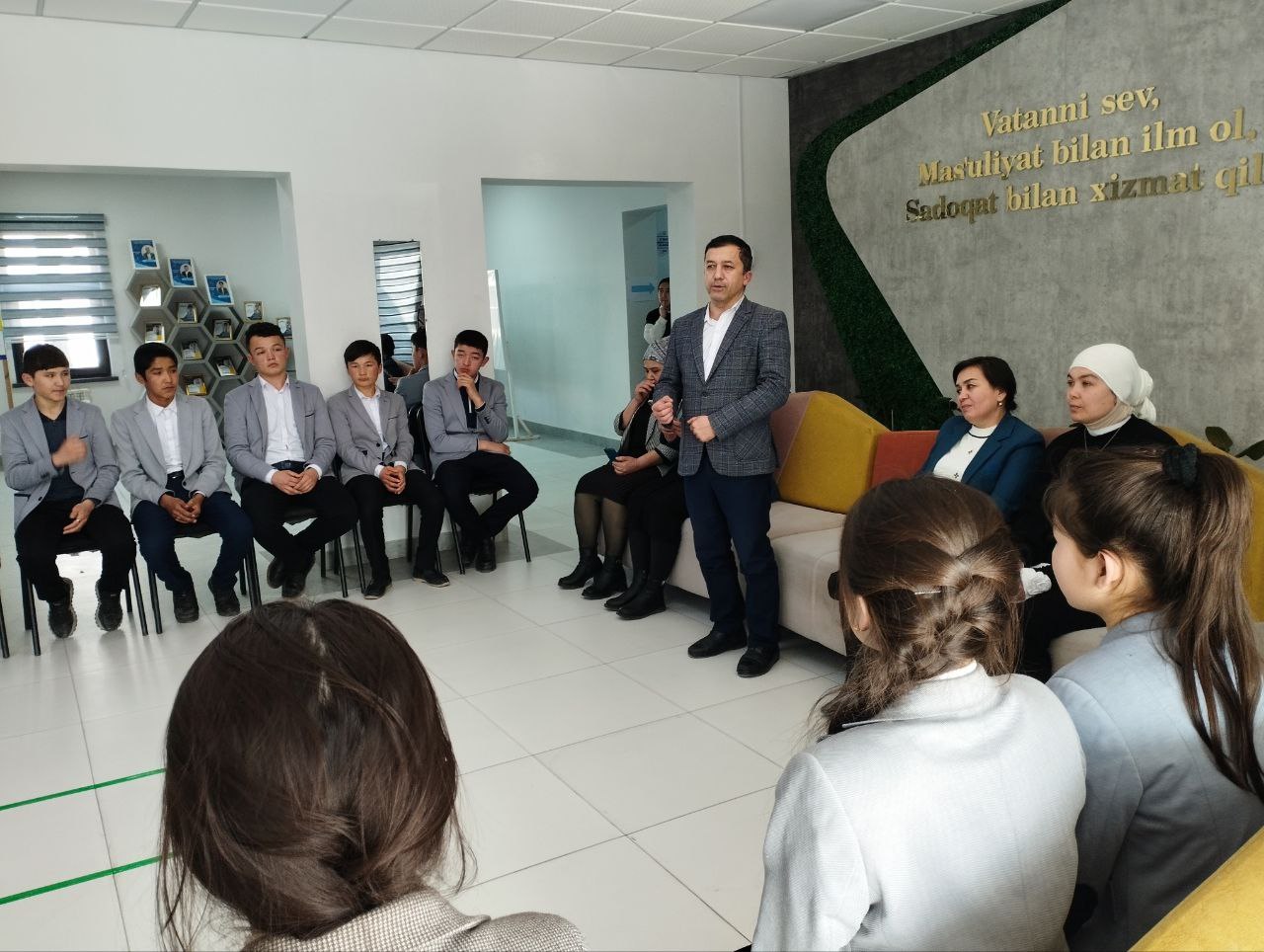 ,, Kitob Sevar millat ʼʼshiori ostida ,, Boburni yod etib ʼʼnomli tadbir tashkil qilindi.