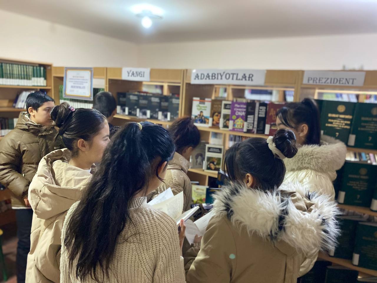 Yangi adabiyotlar koʻrgazmasi tashkil qilindi