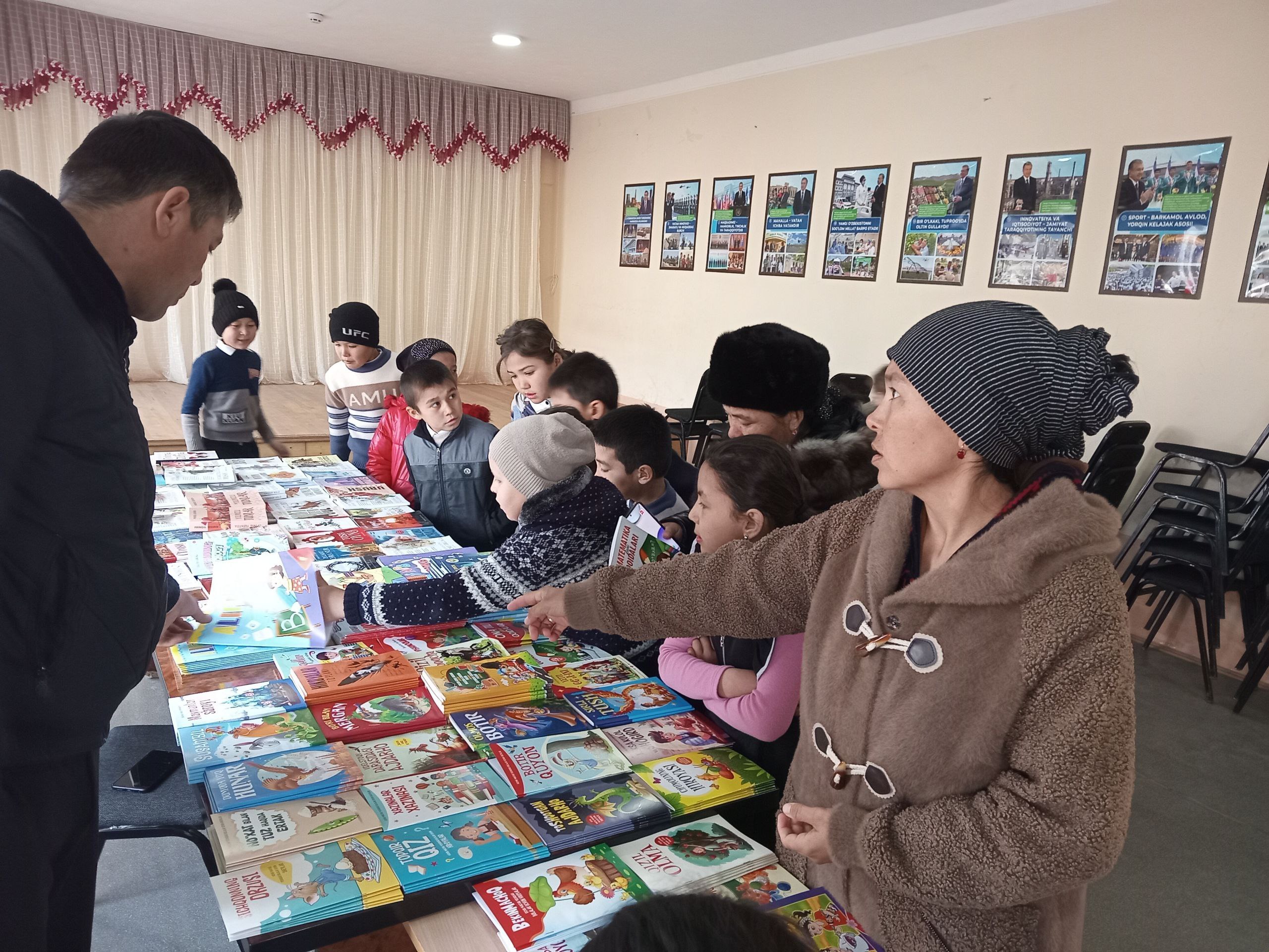 "Kitobsevar millat" shiori ostida kitobxonlik doirasida kitob yarmarkalari tashkil qilindi