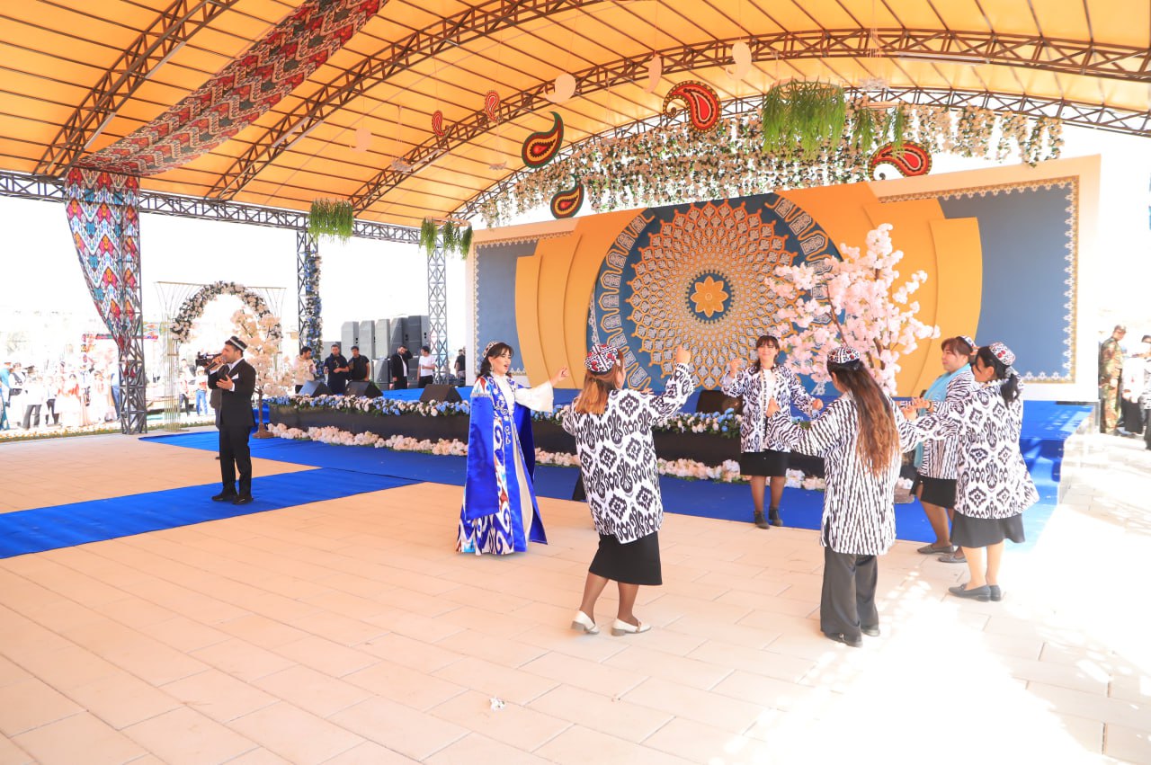 Do`stlik tumanida Navro`z bayrami ko`taringki ruhda, taniqli sanatkorlar ishtirokida o`tkazildi.