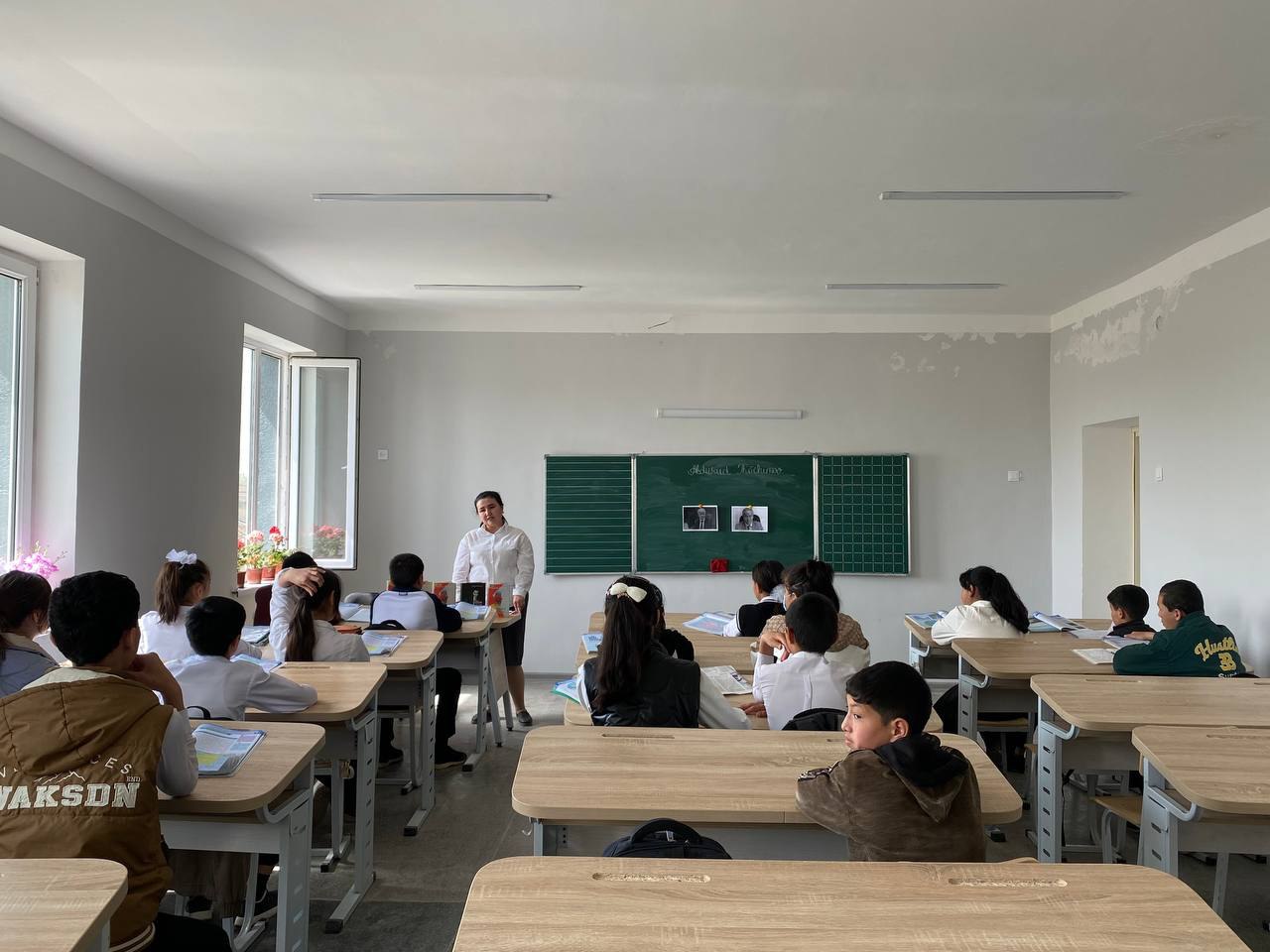 "Men sevgan shoir" nomli sheʼriyat kechasi tashkil qilindi.